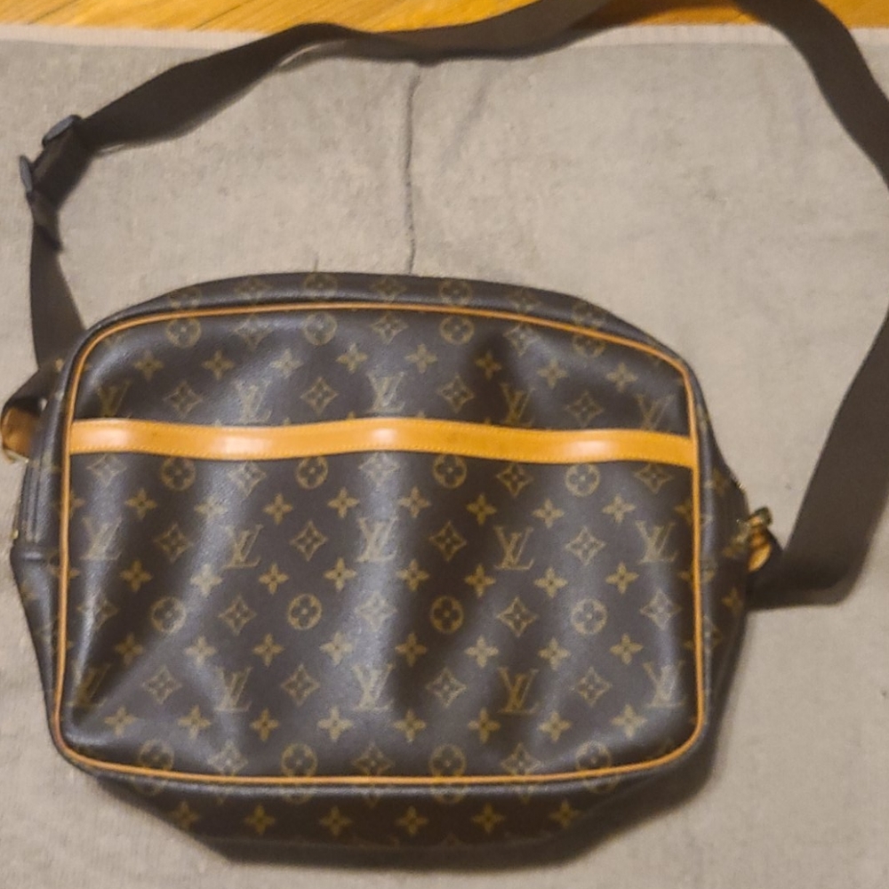 Louis Vuitton Monogram Reporter GM LOU341293